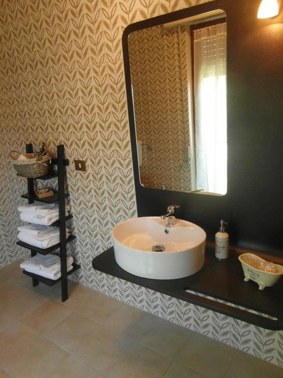 B&B In Villa 西维尔诺瓦·马尔凯 外观 照片
